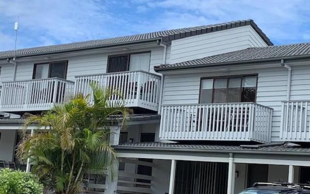 Seashells Beachfront Resort