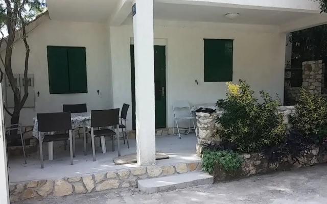 Ivica1- Great Location Next to the sea - H