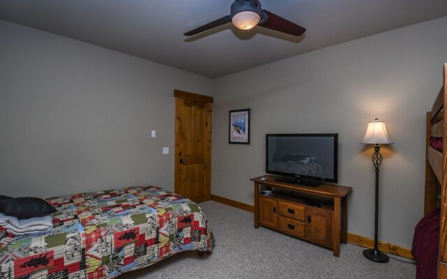 Glacier Paradise 5 Bedroom Townhome