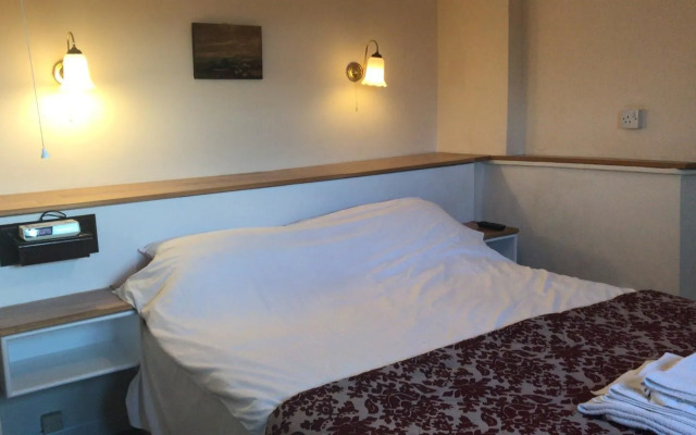 The Pecking Mill Inn