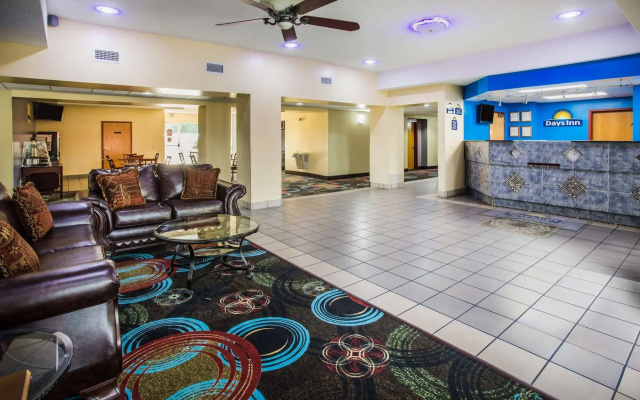 Days Inn And Suites Foley
