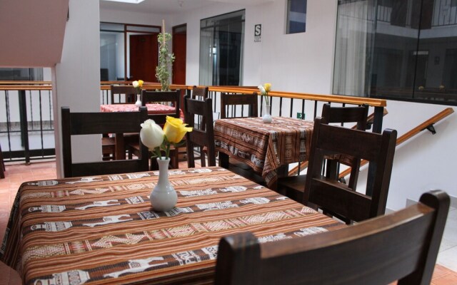 Hotel Del Prado Hometown