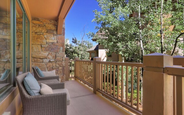 Elegant Updated 3 Bedroom Condo At One Arrowhead Place Condo by RedAwning