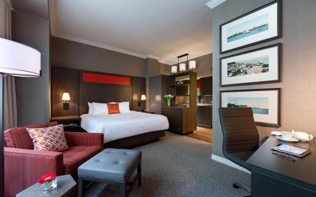 One King West Hotel & Residence