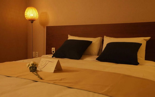 Yihua Hotel