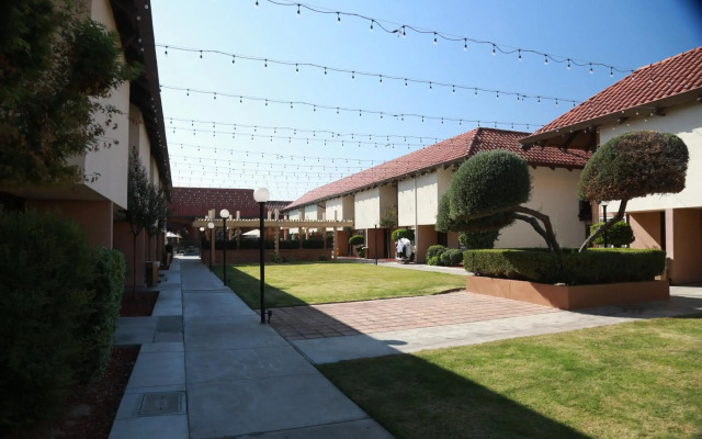 Ramada by Wyndham Fresno North