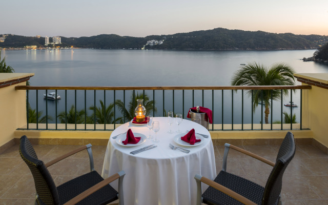 Camino Real Acapulco Diamante