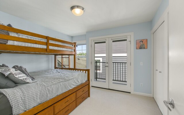 Seattle Vacation Home: Graceland