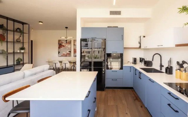 Modern Cozy Dream by Sea N' Rent