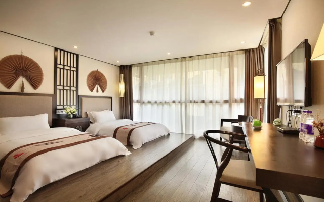 Peach Blossom Resort Hotel