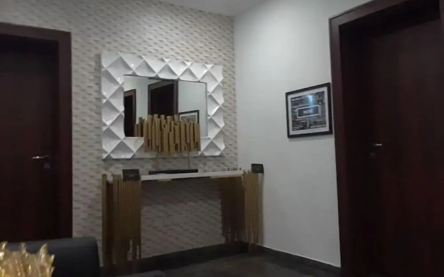 Westnite Apartment