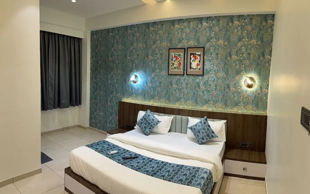 Hotel Vallabh Sky