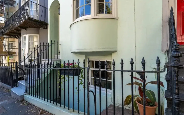 Host Stay The Courtyard at Egremont Place