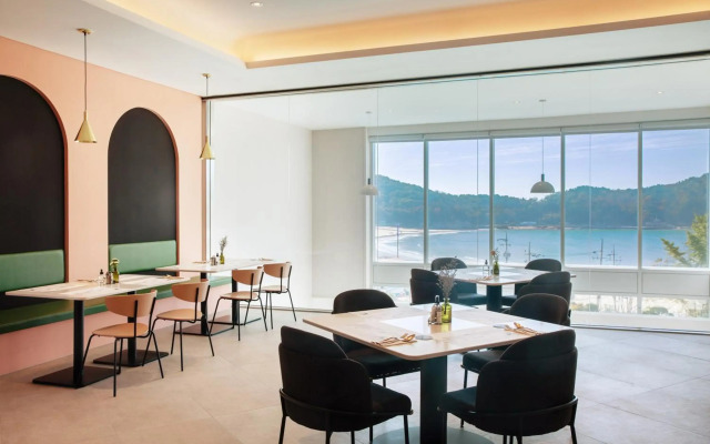 The Weekand Resort