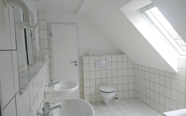 Sonniges Häuschen mit Garten