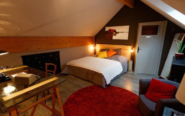 Quaint Holiday Home in Saint-Quirin with hot tub, nice view