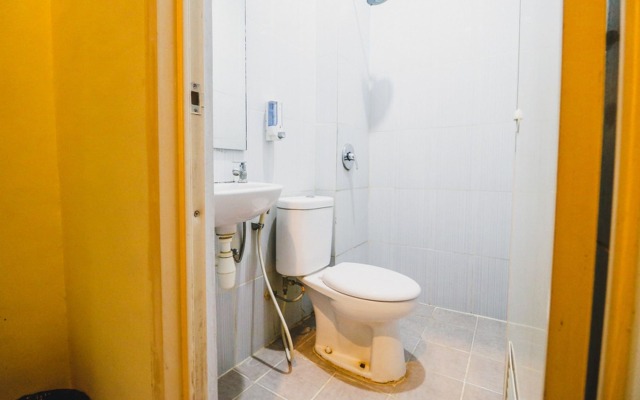 RedDoorz Plus near Mall Panakukang 2