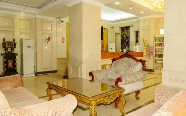 Five seasons  Hotel (Xinyang East high speed railway station store)