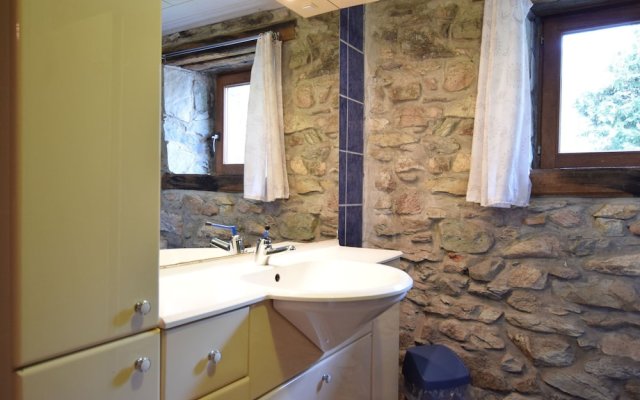 Quaint Cottage In Petite Langlire with Hot Tub