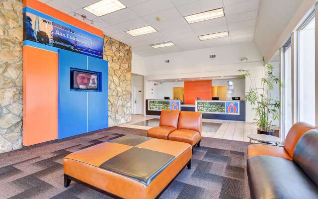Motel 6 Belmont, CA - San Francisco - Redwood City