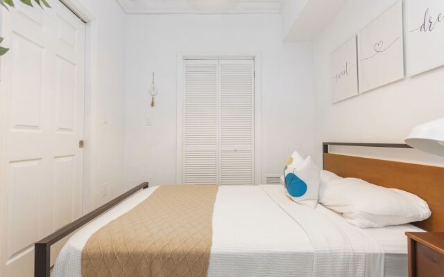 West Deco Boutique Apartments