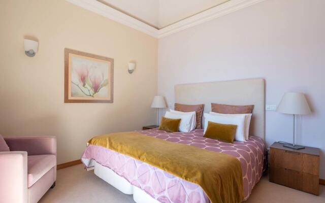 Designed Villa - Palheiro Village