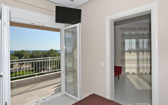 Sabbia Seafront Apartment  2 by TravelPro Serv...