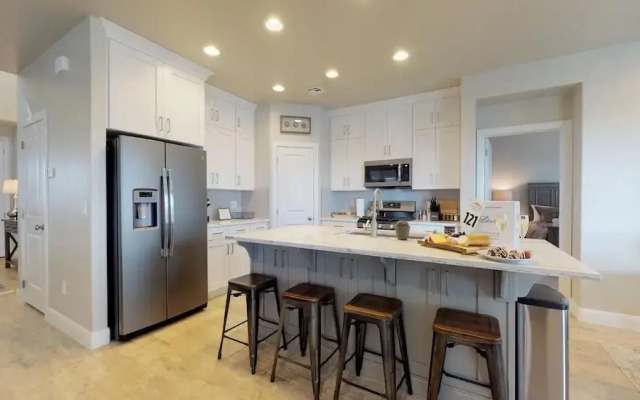 Endless Adventures 4 Bedroom Apts by RedAwning