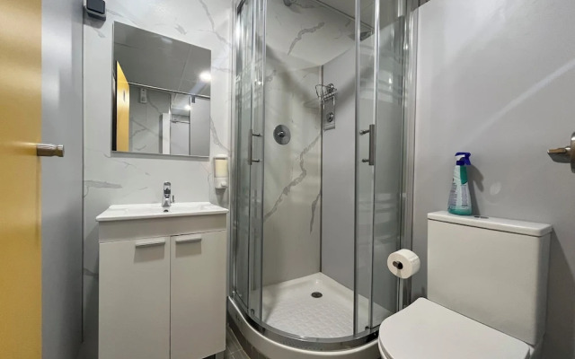 Debod Hostel
