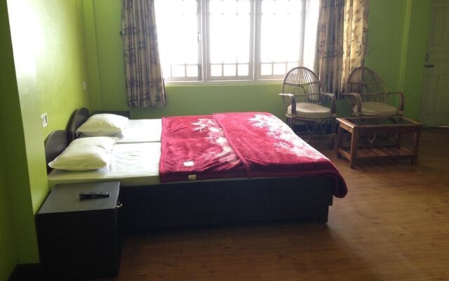 OYO 4305 Yang's Inn