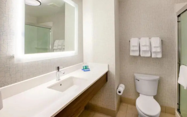 Holiday Inn Express Savannah - Gateway By IHG