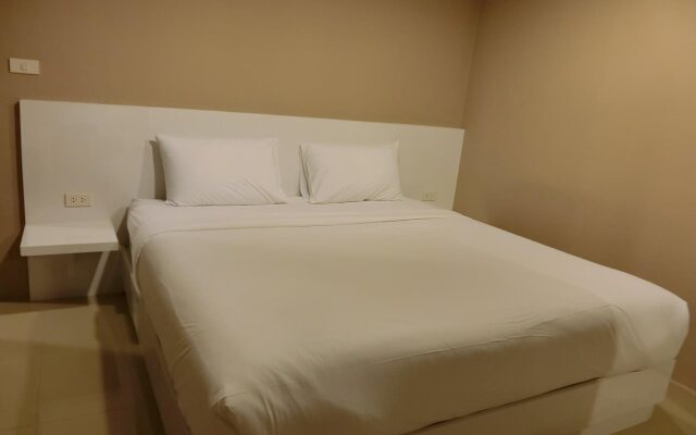 crystal suites pattaya