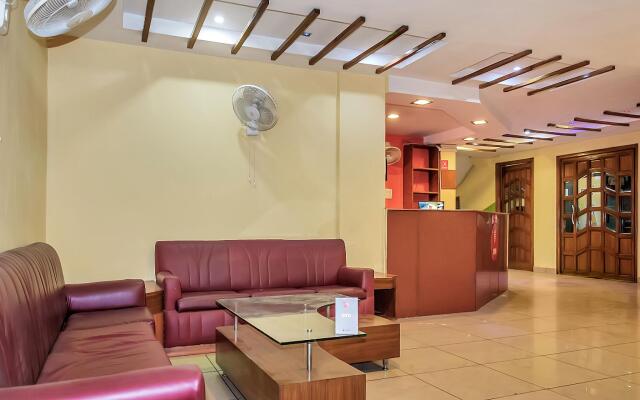 OYO 10685 Hotel Centre Point