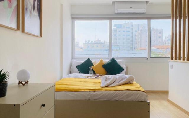 Pink Flamingo 1-BR apartment in Larnaca