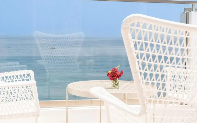 Sea Breeze Hotel
