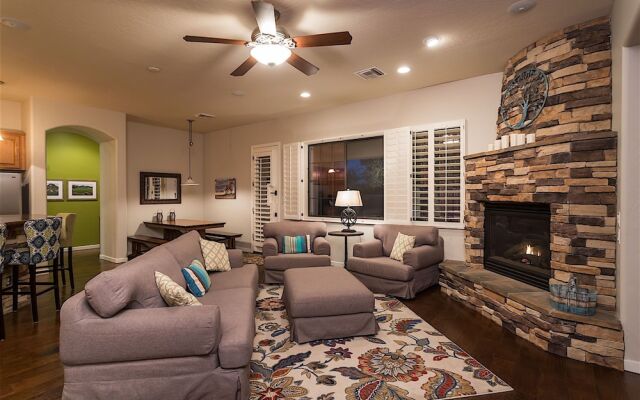 Palm Valley 4 BR by Casago
