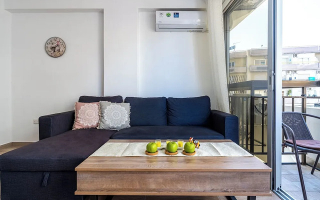 Berries 1-BR Apt in Larnaca
