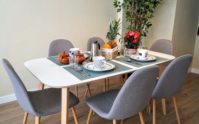 Homely Málaga Obispo con Parking