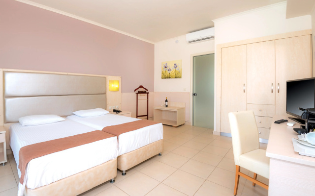 Kouros Palace Active Lifestyle Hotel