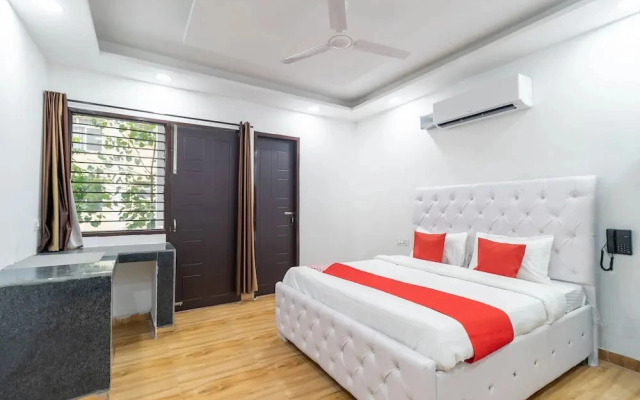 Paradise Studio by OYO Rooms