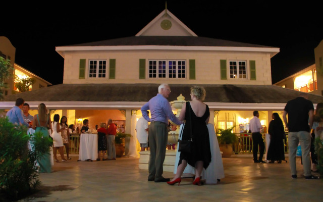 Bay Gardens Beach Resort and Spa