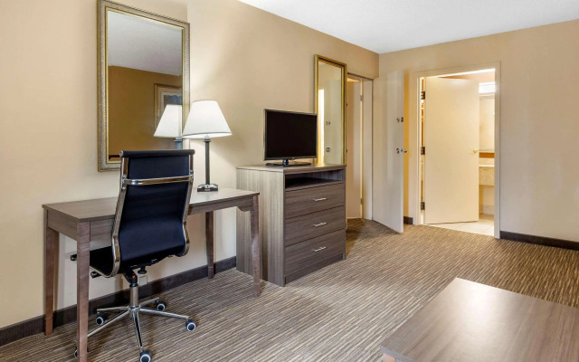 Quality Inn & Suites Hanes Mall