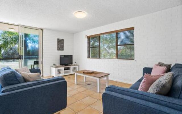 2/56 Lawson Street@Clarkes Beach