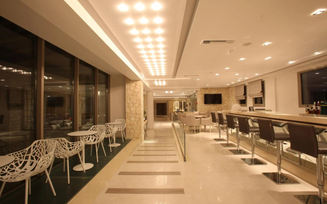 Calma Hotel & Spa