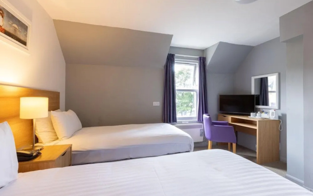 Claymore Hotel