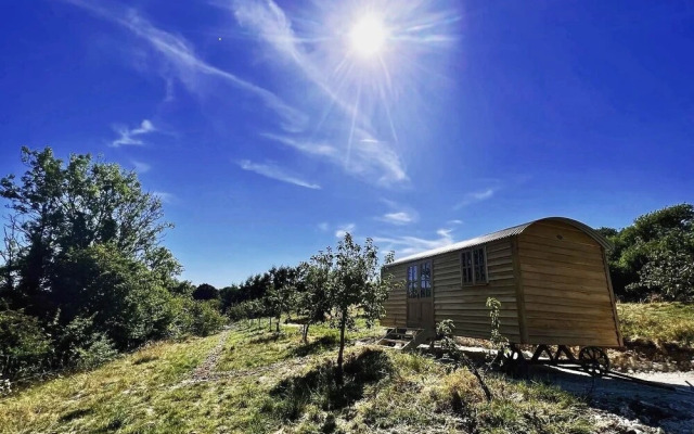 Robins Retreat - Orchard With hot tub - see Extras
