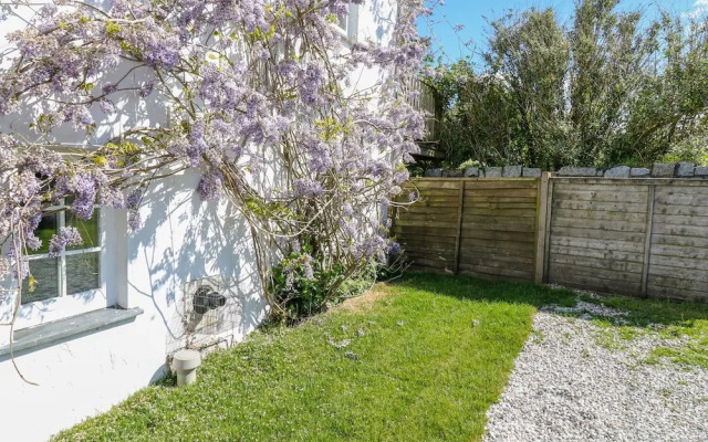 Wisteria Cottage