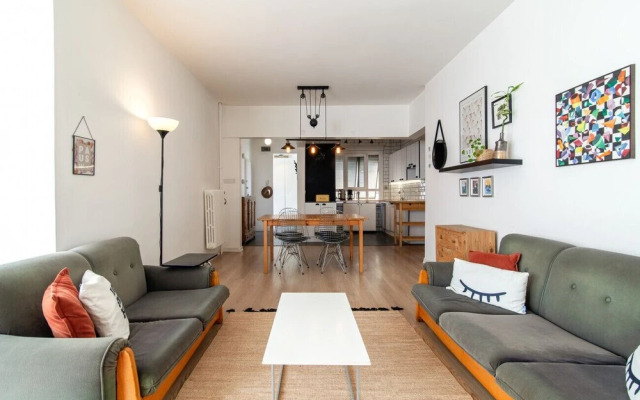 Modern Flat With Central Location in Kadikoy
