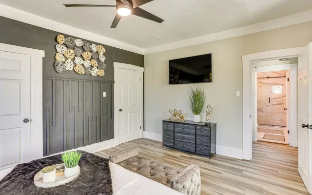 3 Mi to Dtwn: Memphis Family Home