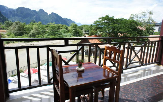 The Grand Riverside Hotel